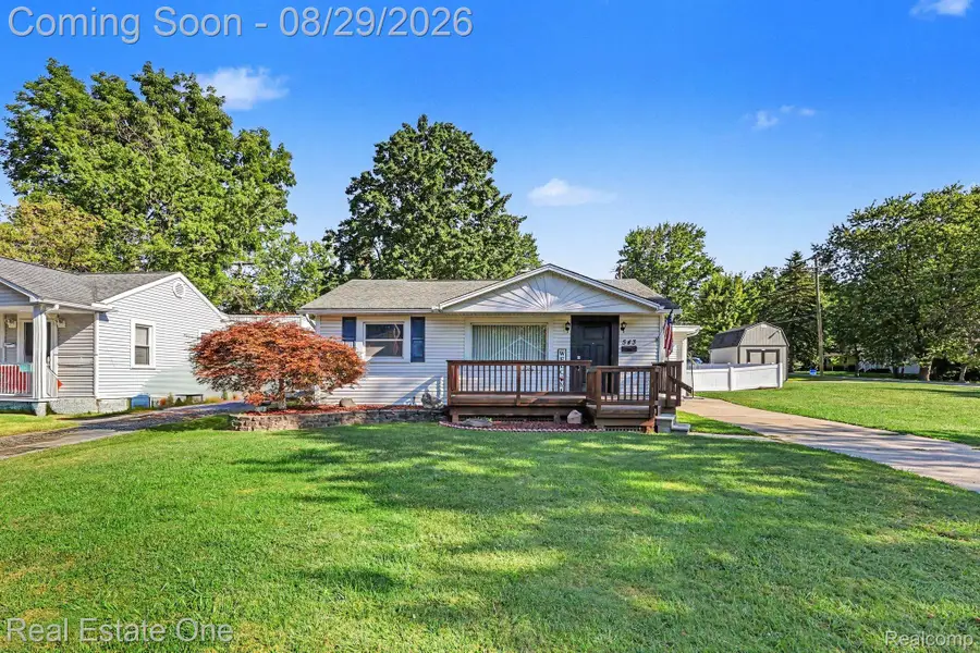543 Atwater Street, Lake Orion, MI 48362 - #2