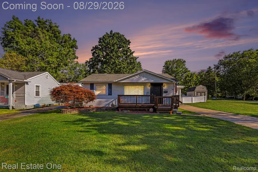 543 Atwater Street, Lake Orion, MI 48362 - #3