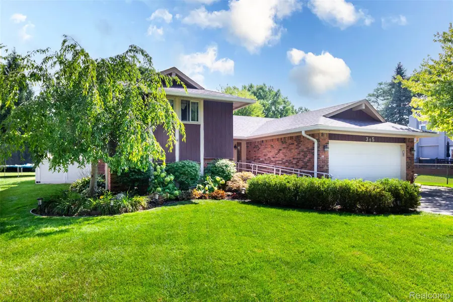 315 Meadowlake Road, Canton, MI 48188 - #2