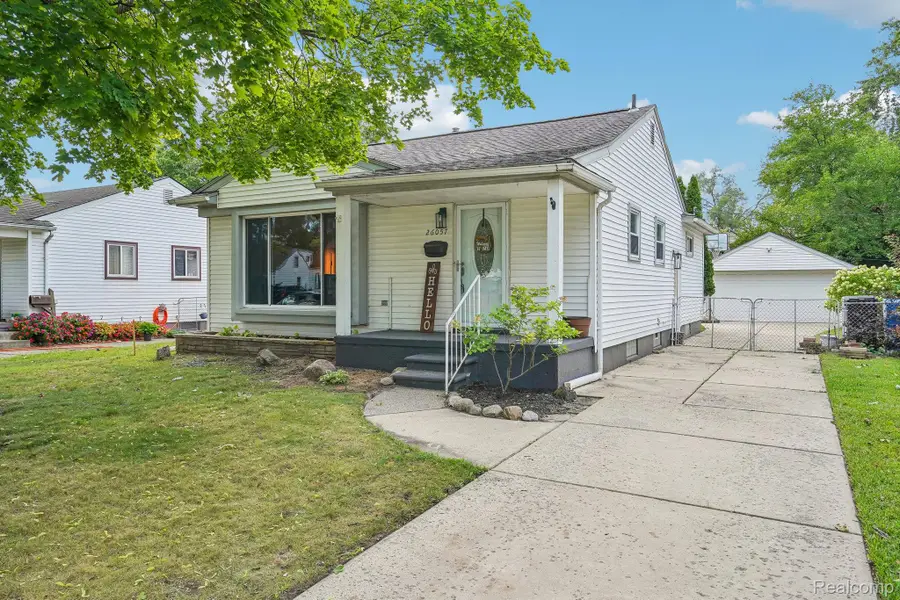 26057 Osmun Street, Madison Heights, MI 48071 - #3