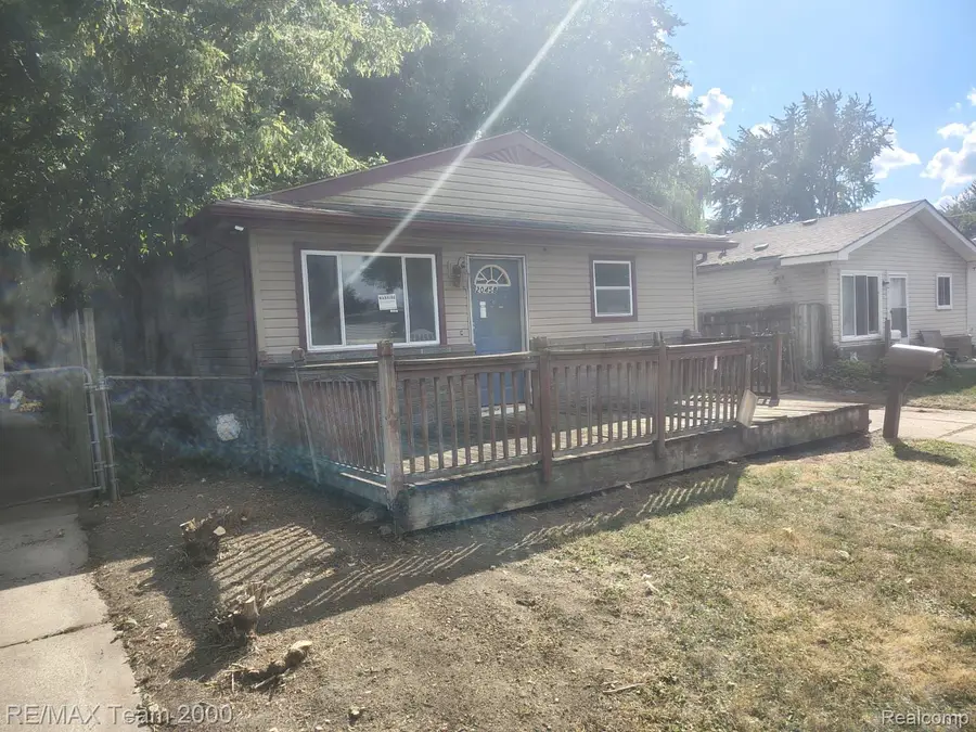 20458 Abrahm Street, Clinton Township, MI 48035 - #2
