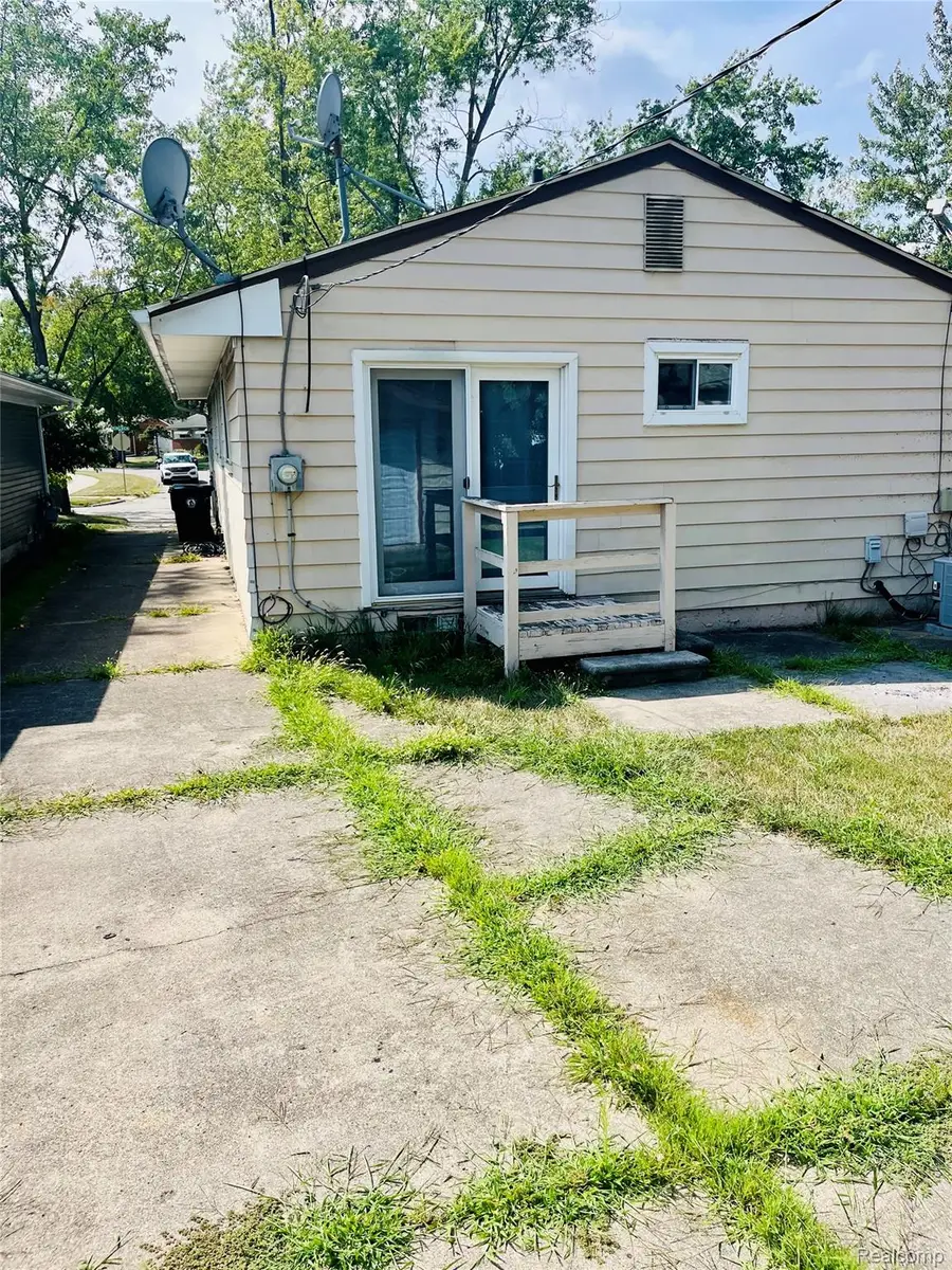 18612 Kinloch, Redford, MI 48240 - #3