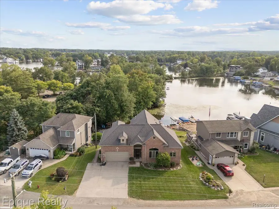 395 Indianwood Road, Orion, MI 48362 - #3