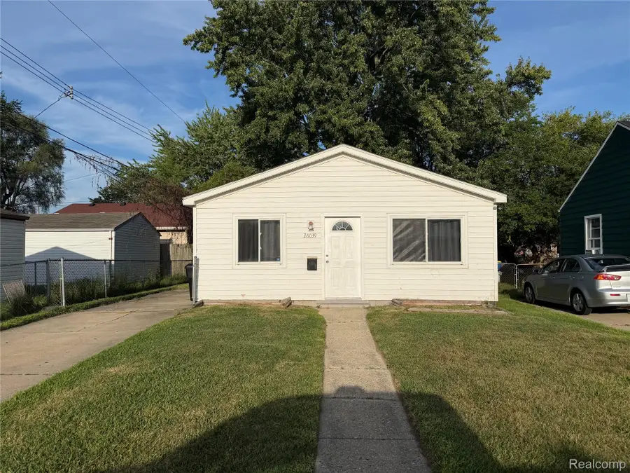 26039 Clancy Street, Roseville, MI 48066 - #2