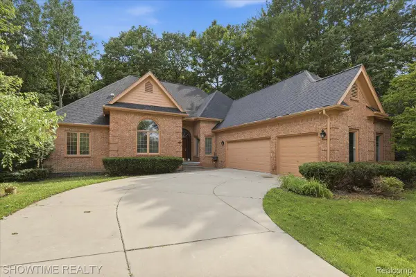 11656 Majestic Court, Utica, MI 48315