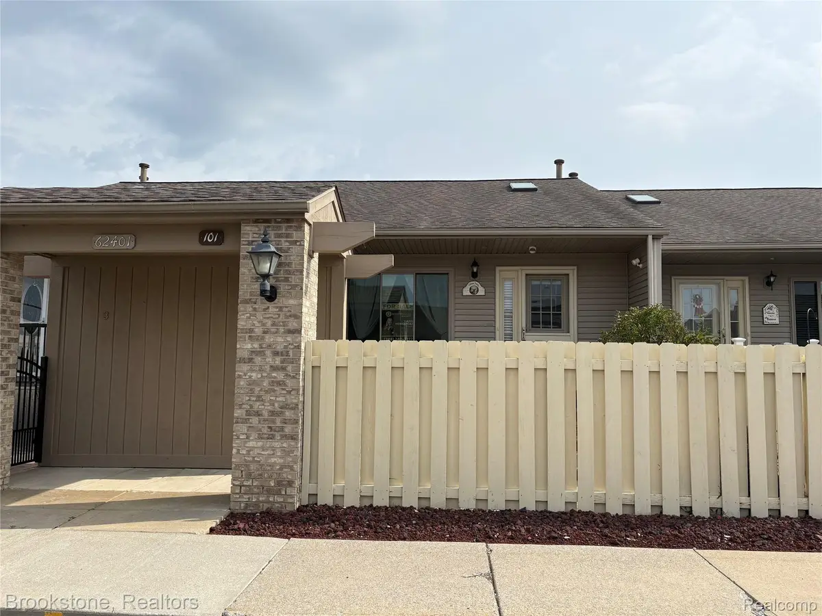 62401 Raleigh Court #4, South Lyon, MI 48178 - #1