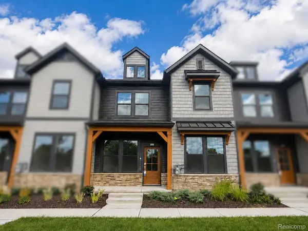295 Lantana Drive, Brighton, MI 48116
