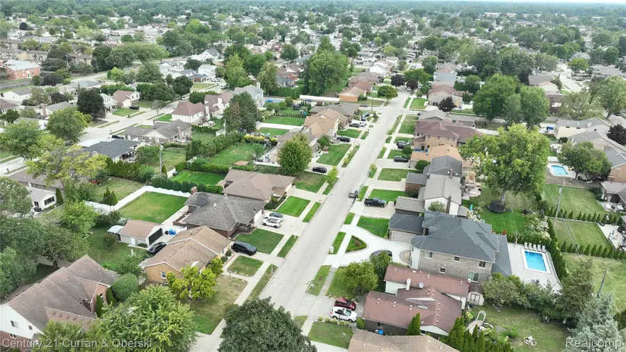 148 Rosemary Street, Dearborn Heights, MI 48127 - #3