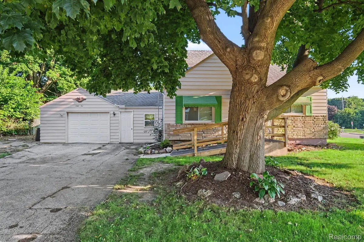 1210 Simca Street, Flint, MI 48507 - #1