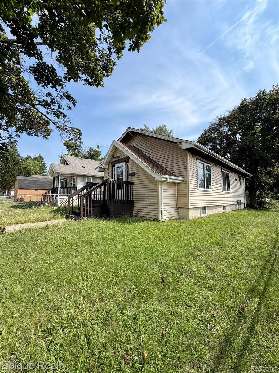 1700 Delaware Avenue, Flint, MI 48506 - #3