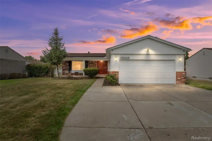 35525 Connecticut Drive, Sterling Heights, MI 48310 - #2