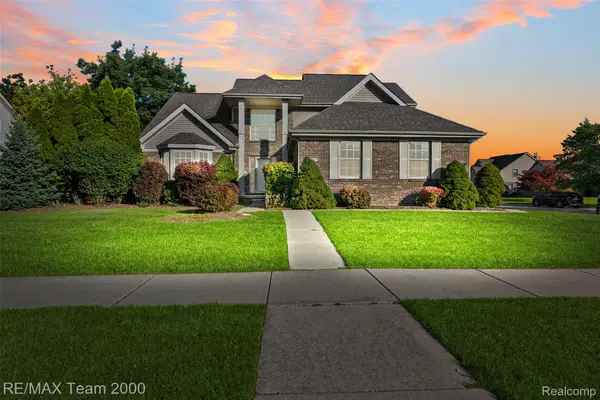 30003 Huron Meadows Drive, Rockwood, MI 48173