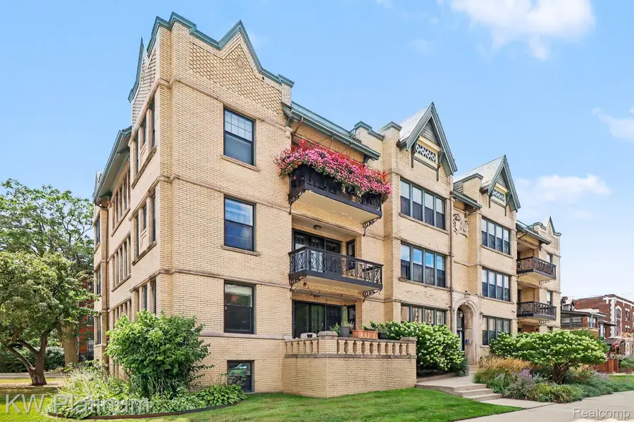 615 W Hancock Street, Detroit, MI 48201 - #2
