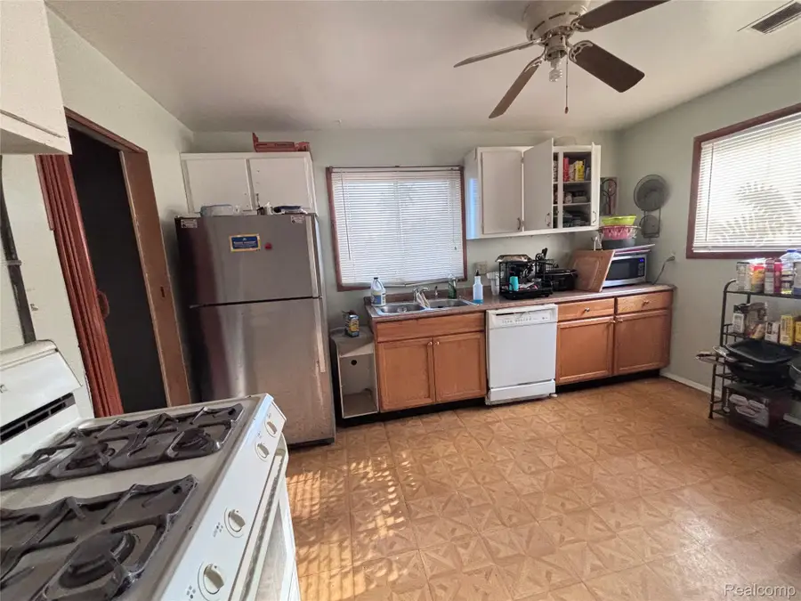 16500 Asbury Park, Detroit, MI 48235 - #3