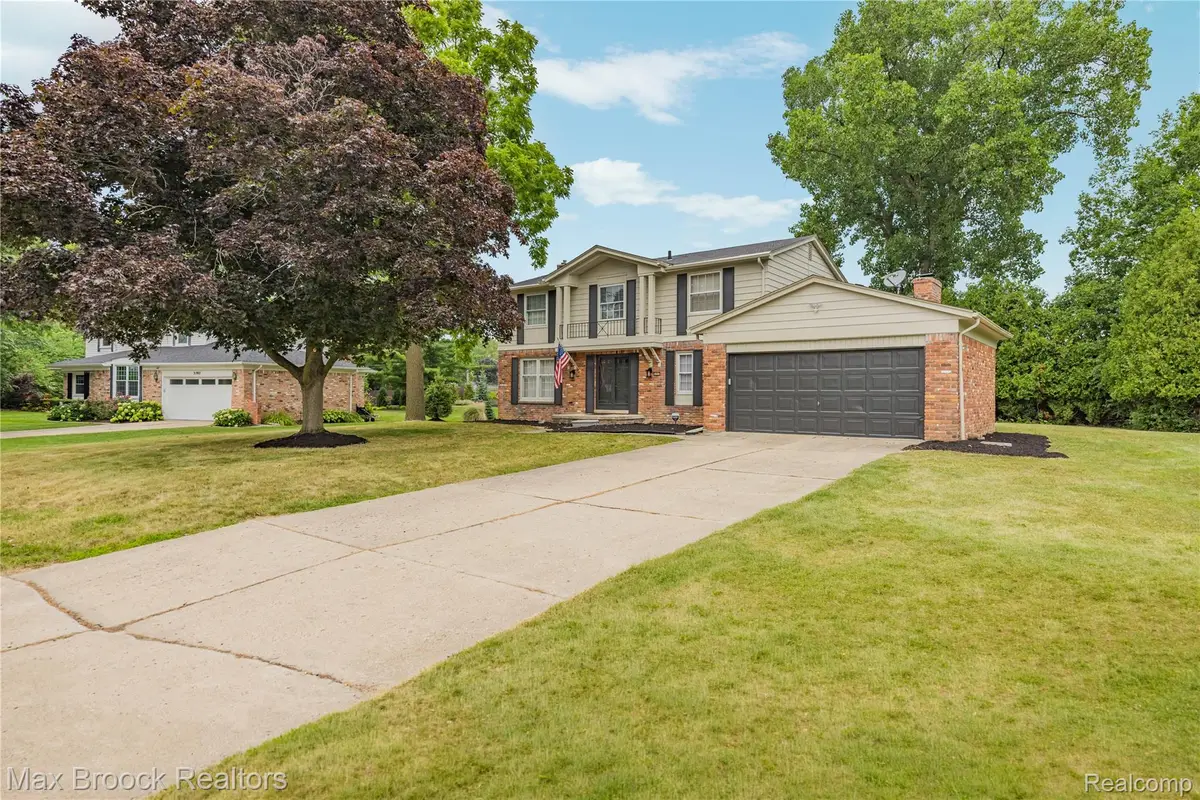 31917 Olde Franklin Drive, Farmington, MI 48334 - #1