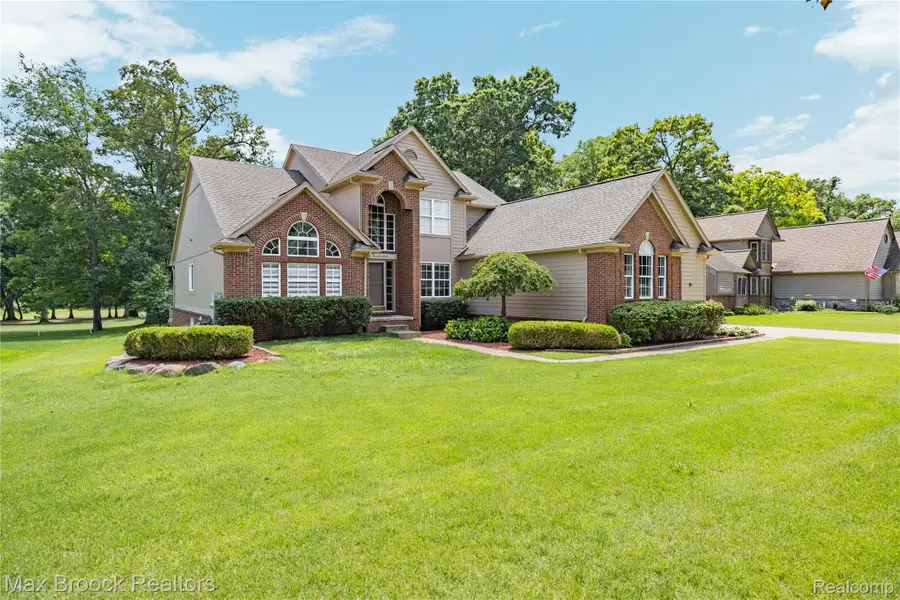 2322 Sandlewood Drive, White Lake, MI 48383 - #2