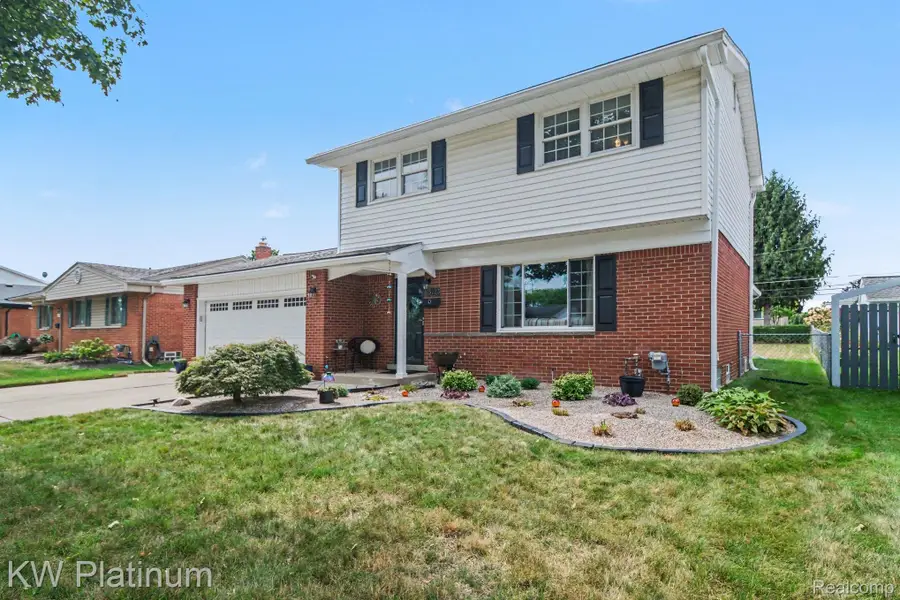 15123 Marsha Street, Livonia, MI 48154 - #3