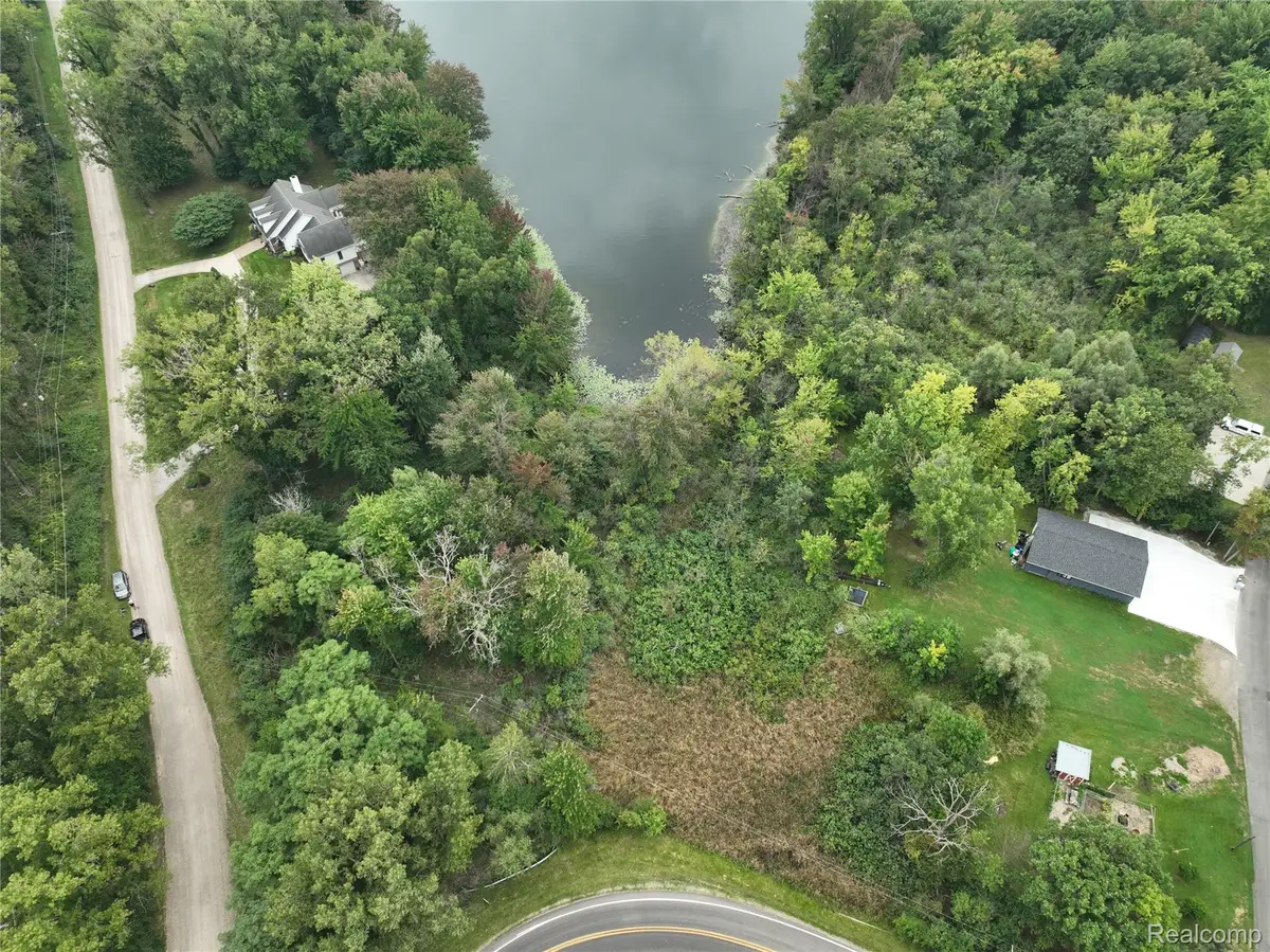 000 Edgelake Drive, Hamburg, MI 48139 - #1