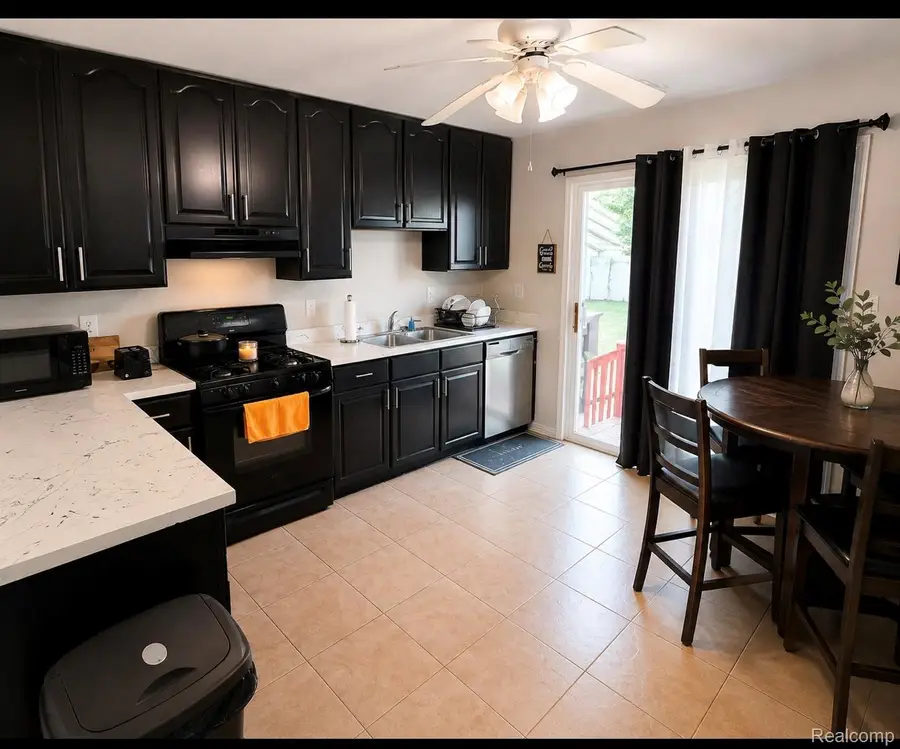 26511 Lehner Street, Roseville, MI 48066 - #3