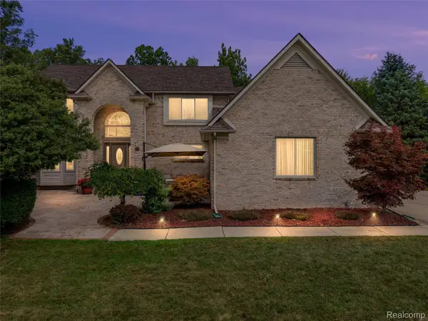 37570 Dale Drive, NewBoston, MI 48164