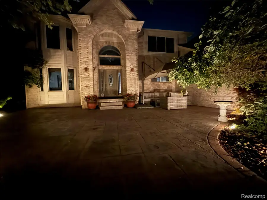 37570 Dale Drive, New Boston, MI 48164 - #2