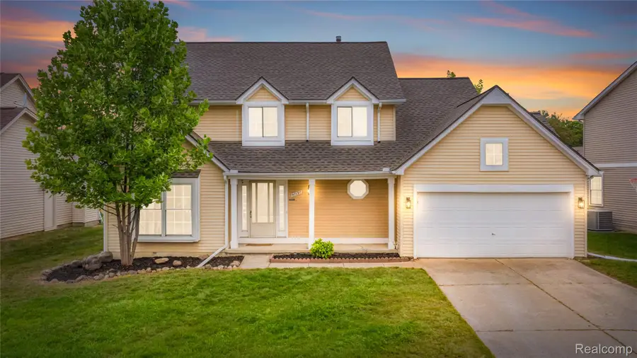 47197 Scarlet Drive S, Novi, MI 48374 - #2