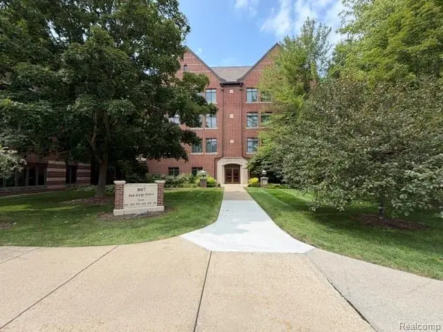 807 Asa Gray Drive #305, Ann Arbor, MI 48105 - #2