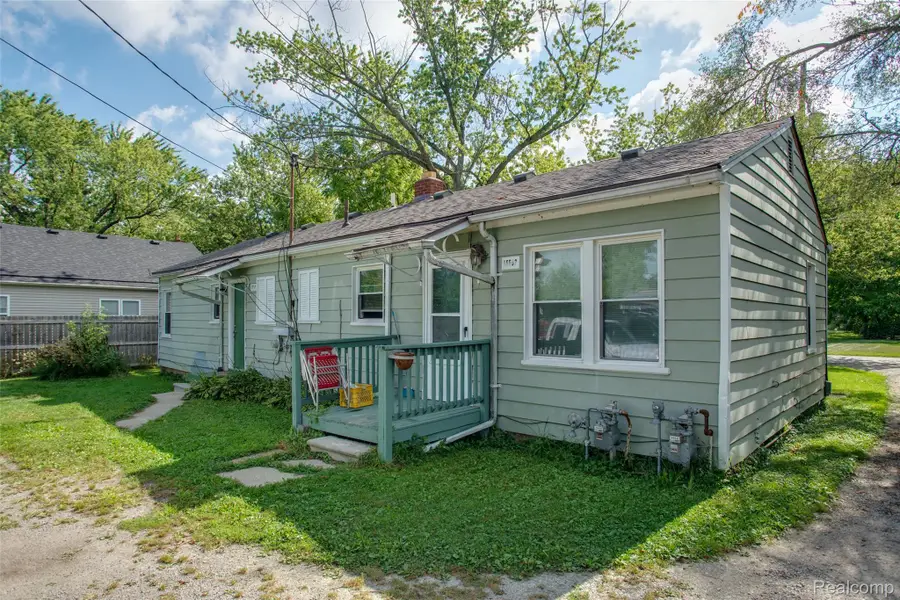 15597 Norway Street, Monroe, MI 48161 - #2