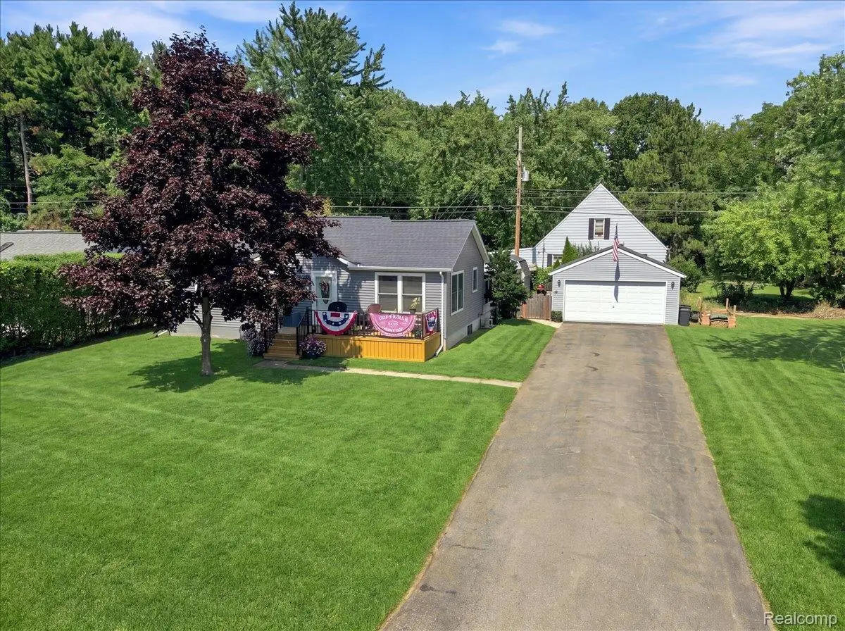 5508 Clinton River Drive, Waterford, MI 48327 - #1