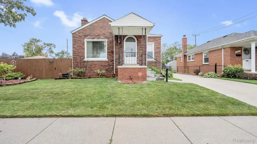 961 Capitol Avenue, Lincoln Park, MI 48146 - #2