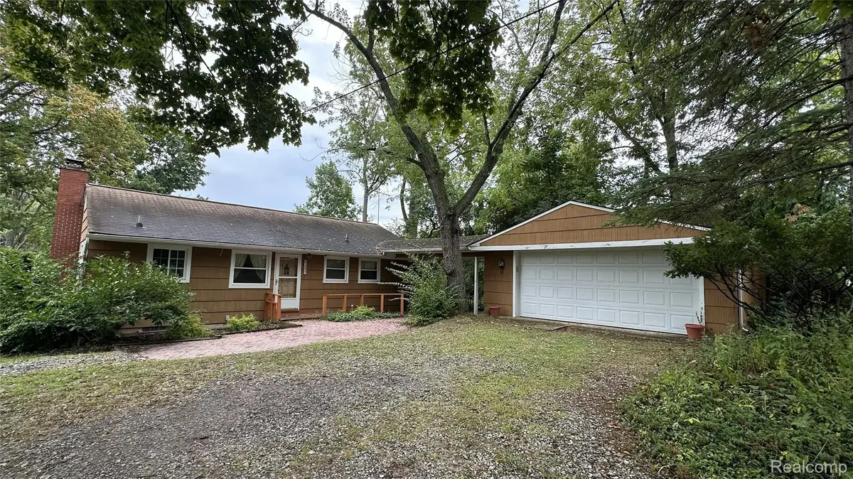 21395 Thorofare Road, Grosse Ile, MI 48138 - #1