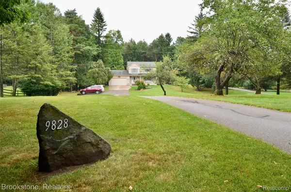 9828 Hadley Road, Clarkston, MI 48348