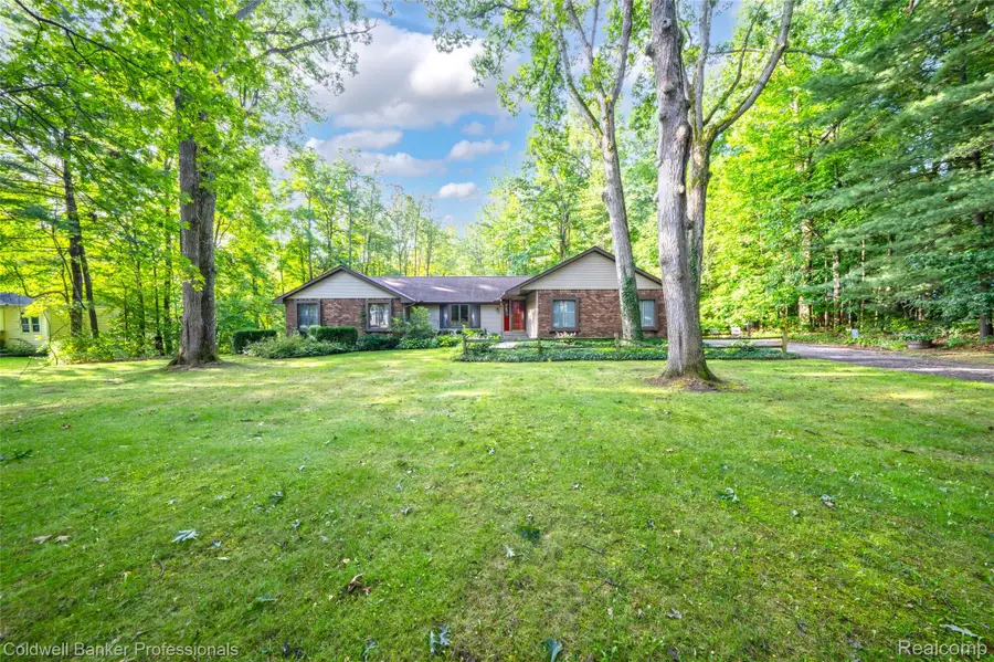 155 Saratoga Trail, Lapeer, MI 48446 - #2