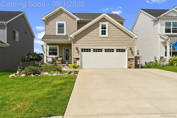 2165 Rolling Hills Drive, Holly, MI 48442