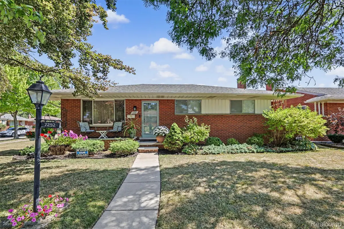 7292 Fairwood Drive, Dearborn Heights, MI 48127 - #1