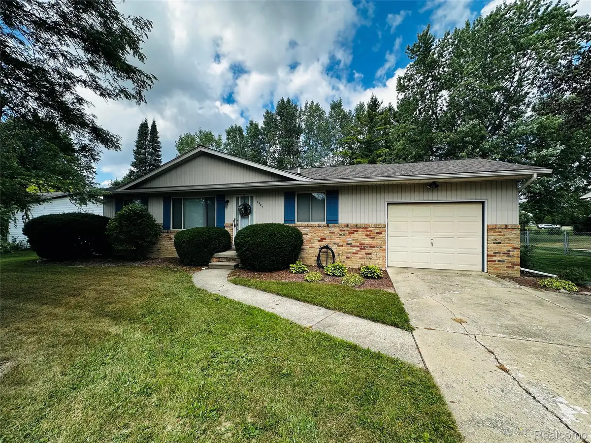 5427 Ole Banner Trail, Grand Blanc, MI 48439 - #1