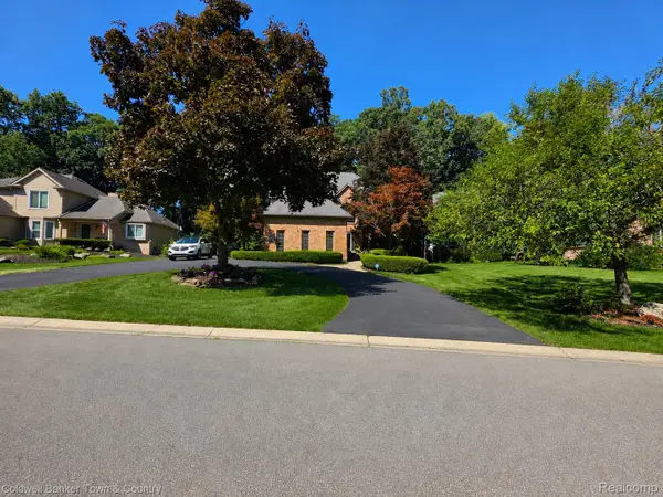 5555 Bentwood Lane, CommerceTwp, MI 48382