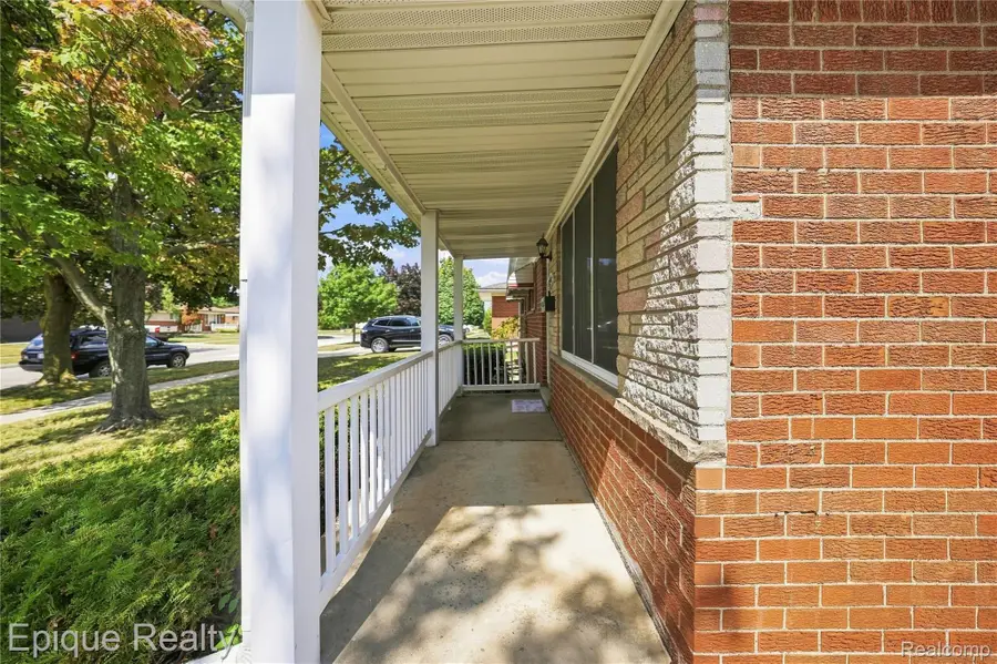 32504 Dover Avenue, Warren, MI 48088 - #3