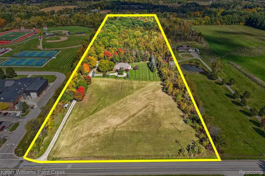 24037 Armada Center Rd, Armada, MI 48005 - #2