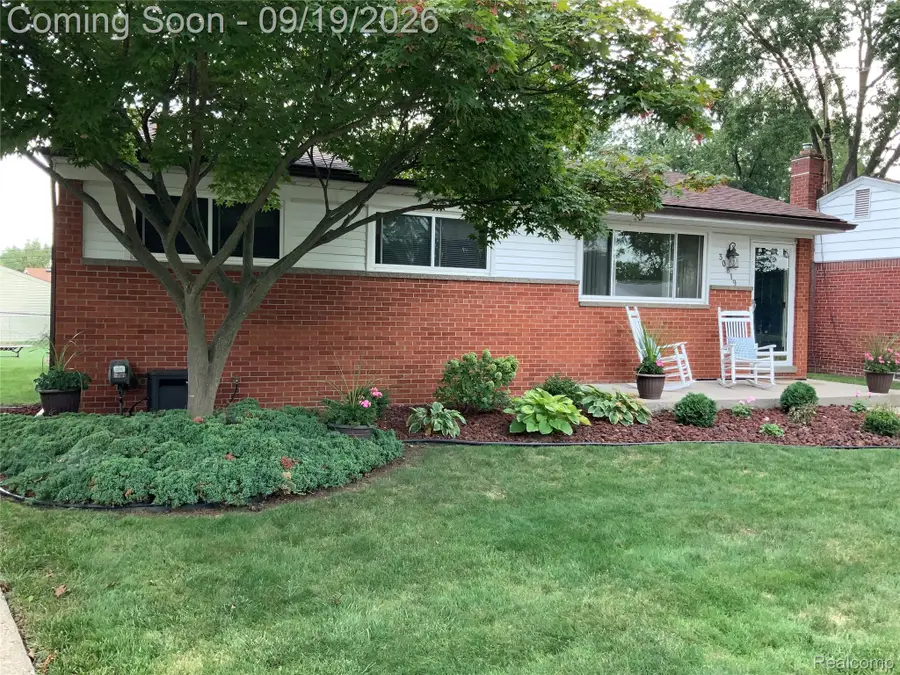 30819 Stephen Court, Westland, MI 48185 - #2