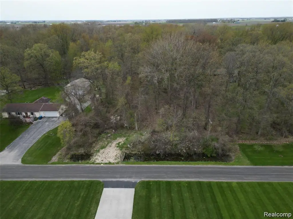 197 N Cotter Road, Essexville, MI 48732 - #1