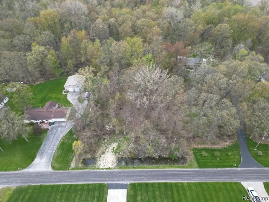197 N Cotter Road, Essexville, MI 48732 - #3