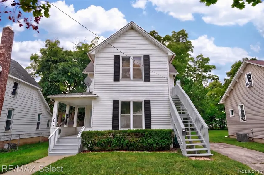 209 N Cherry Street, Flushing, MI 48433 - #3