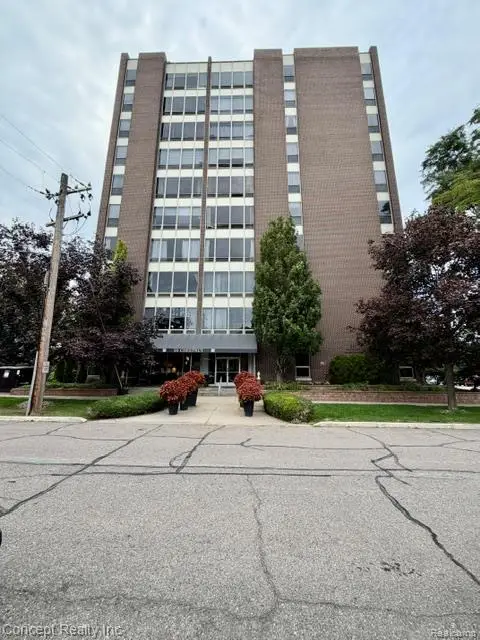 20 Chestnut Street #602, Wyandotte, MI 48192