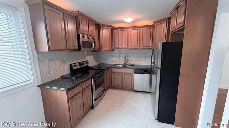 4030 13 Mile #H3, Royal Oak, MI 48073 - #2