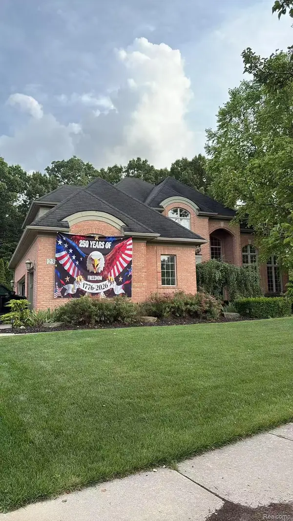 2352 Ivy Hill Drive, CommerceTwp, MI 48382
