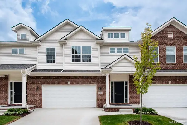 5 Grandview Circle #70, WhiteLake, MI 48386