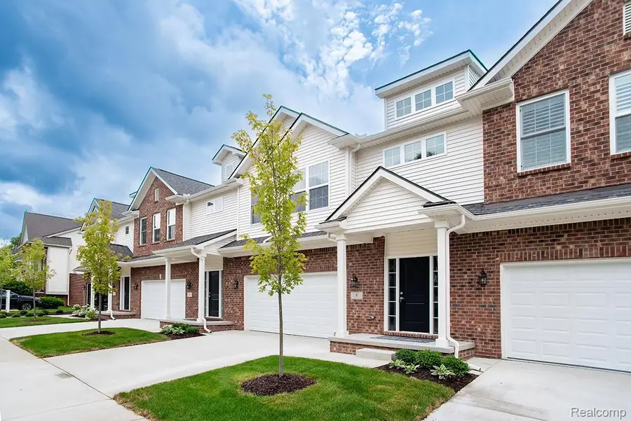 5 Grandview Circle #70, White Lake, MI 48386 - #2