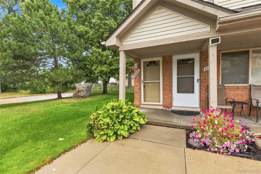 21096 Flora Street, Roseville, MI 48066 - #2