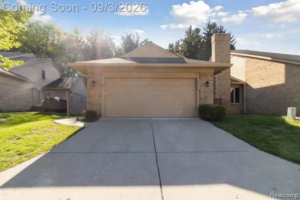 22300 River Ridge Trail, Farmington, MI 48335